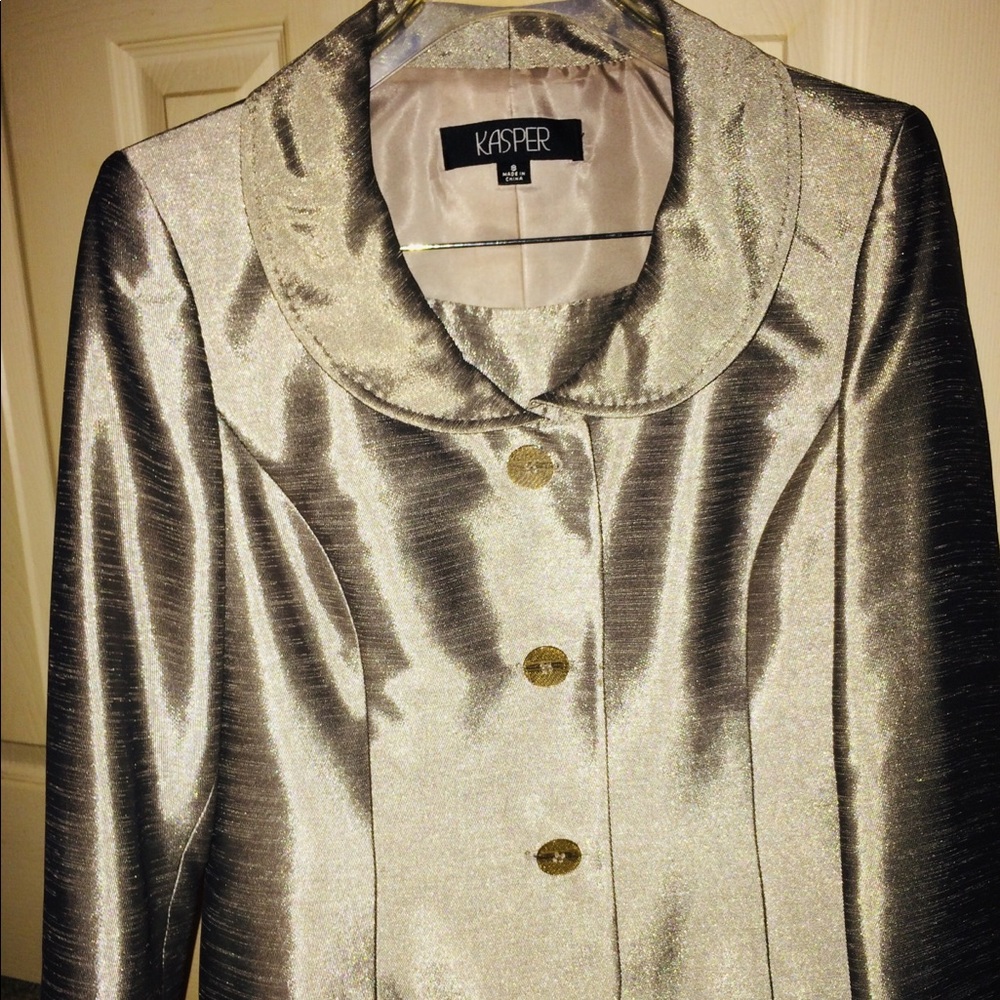 NWOT Women’s Skirt Suit